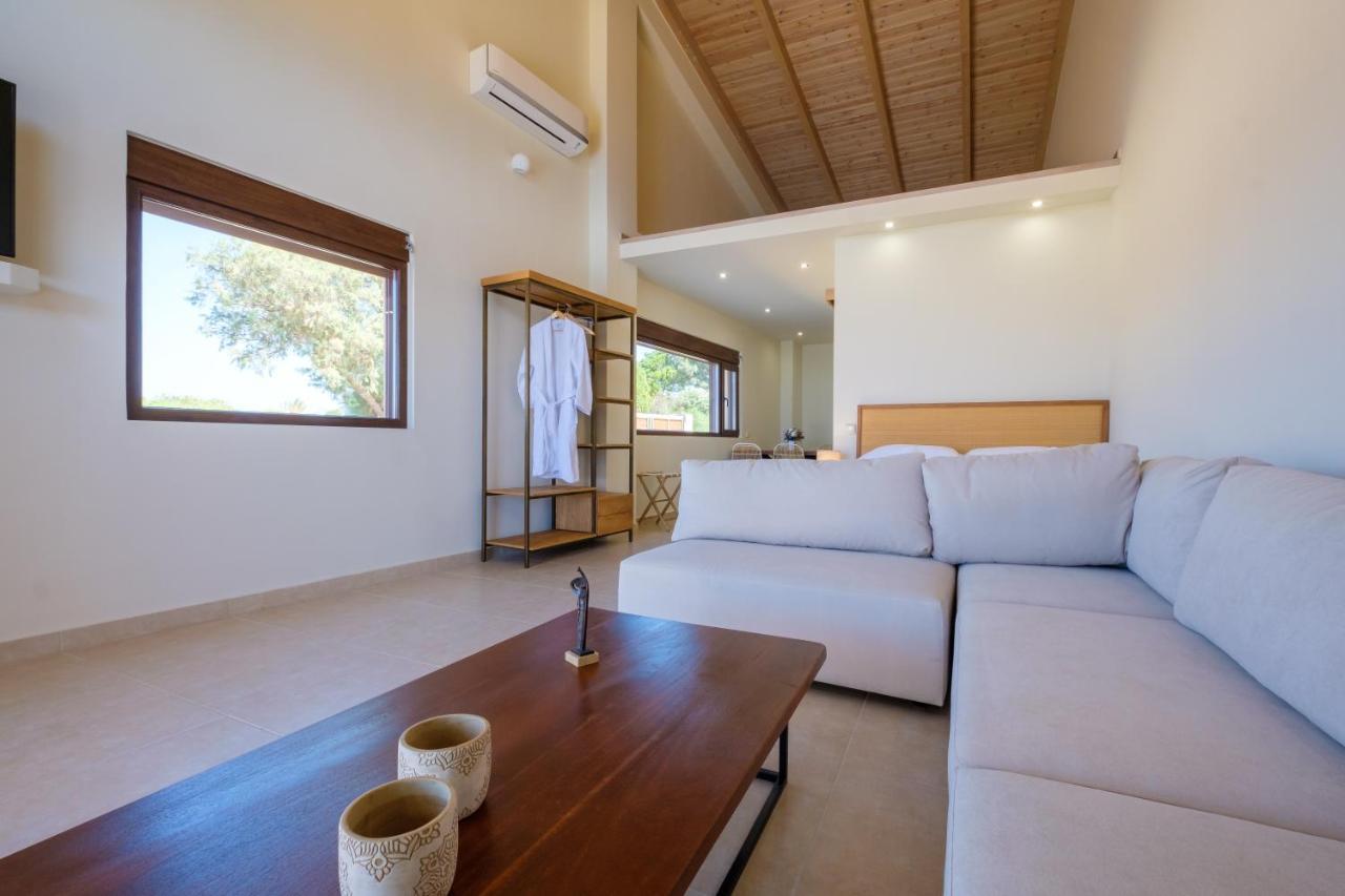 La Perla Di Barla Seafront Apartment Kánalos Екстериор снимка