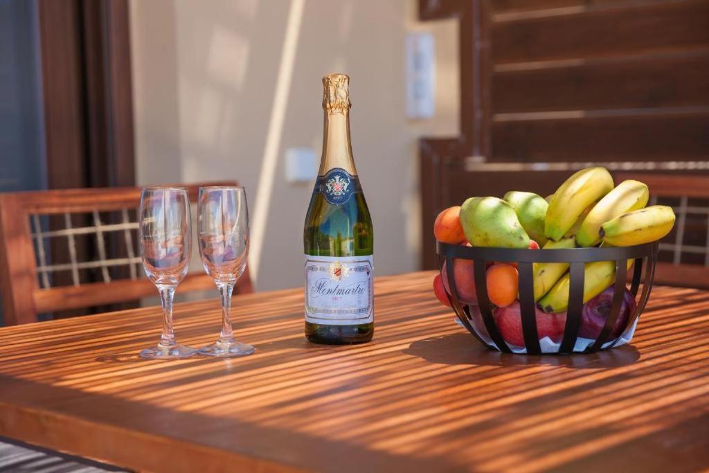 La Perla Di Barla Seafront Apartment Kánalos Екстериор снимка