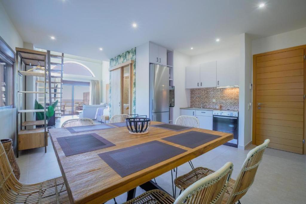 La Perla Di Barla Seafront Apartment Kánalos Екстериор снимка