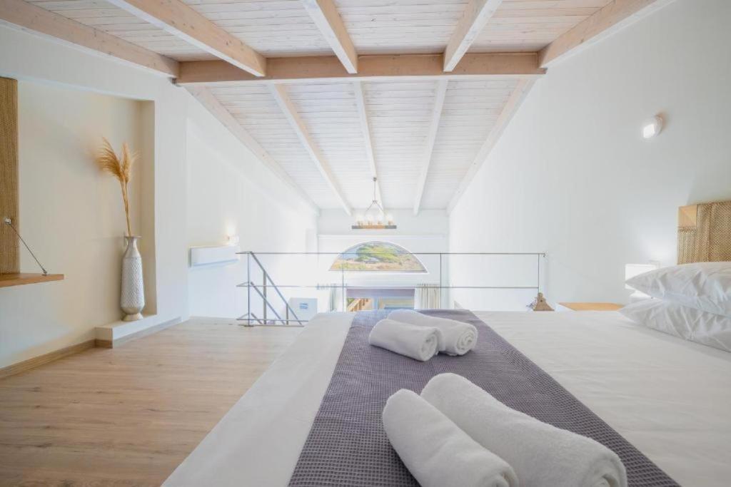 La Perla Di Barla Seafront Apartment Kánalos Екстериор снимка